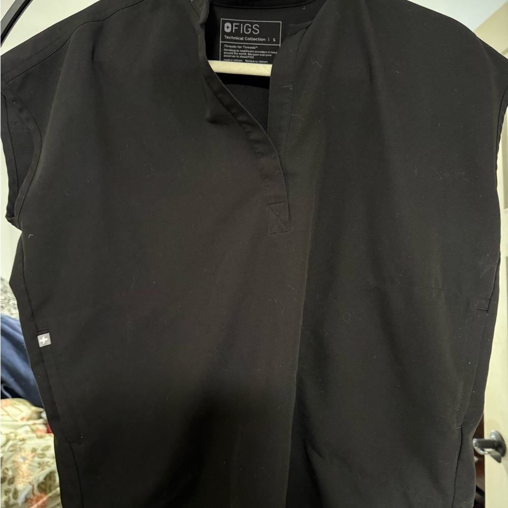 Figs Black Rafaela Scrub Top-Small